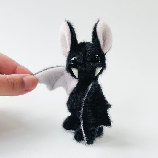 Mini bat teddy - gray and black